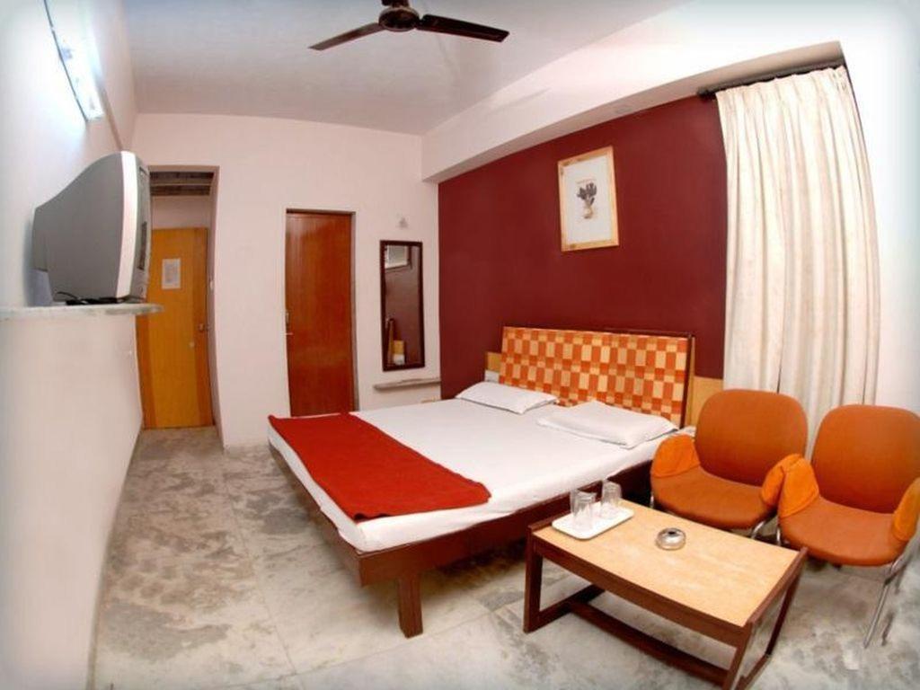 Hotel Rahi Inn Vadodara Bagian luar foto